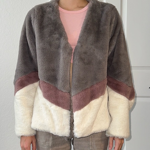 ❤️ BOGO Plush 3 tone Jacket Size Medium - Picture 3 of 7